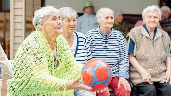 কীভাবে প্রিয়জনের জন্য সেরা নার্সিং হোম চয়ন করবেন